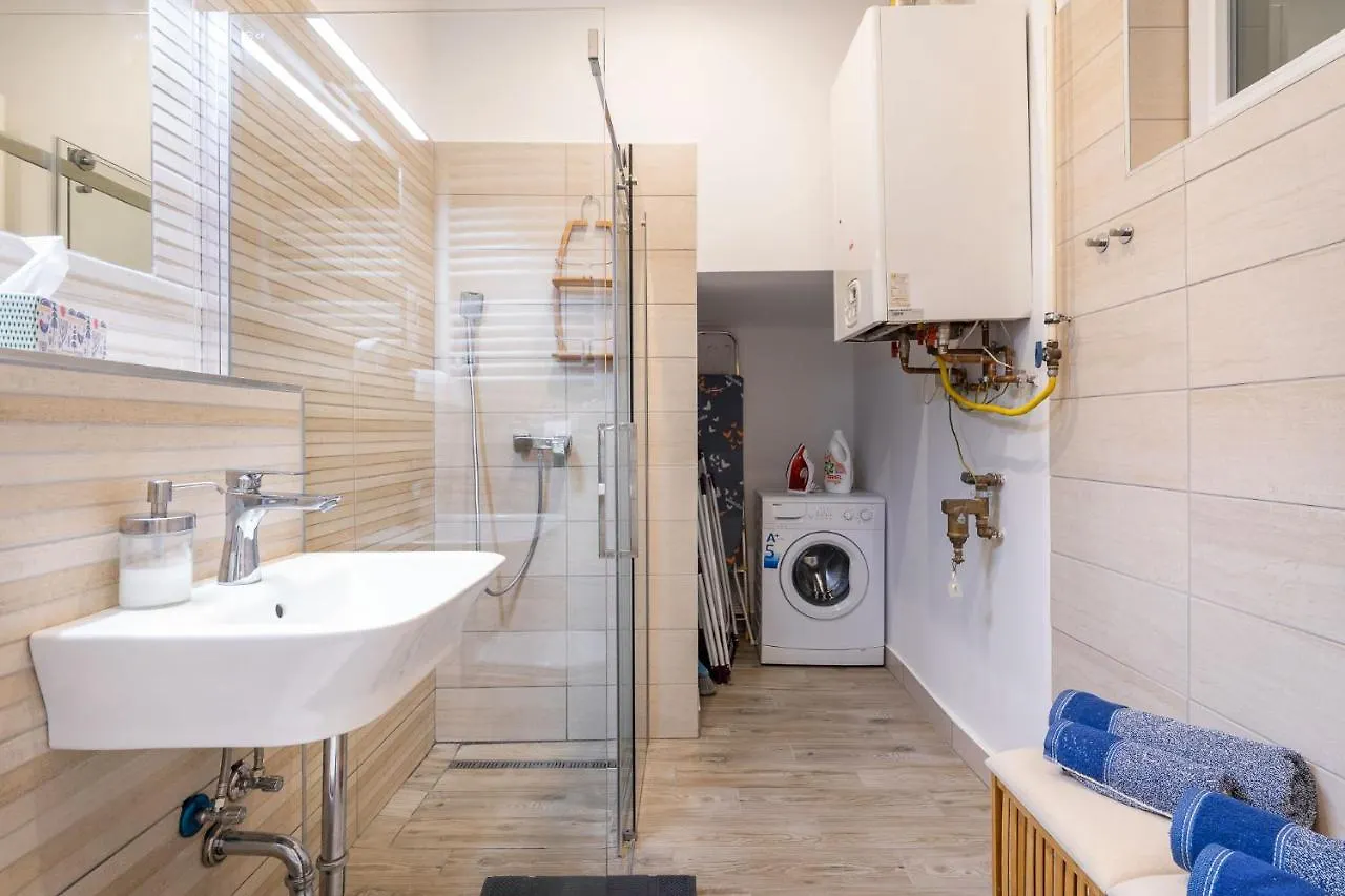 Trendy Grand Boulevard Designer Home Budapest Appartamento