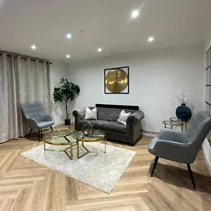https://stylish-home-for-your-perfect-staycation.brighton-hotels-england.com