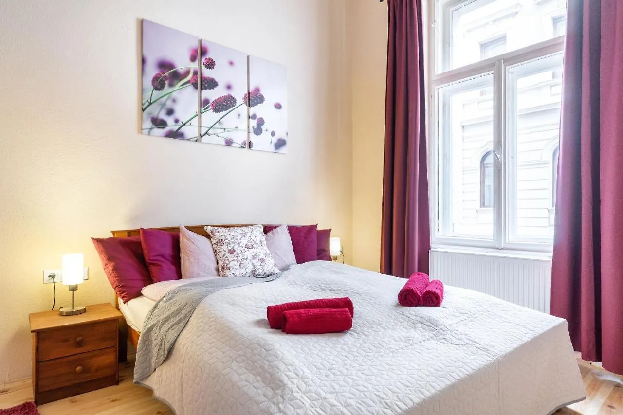 Trendy Grand Boulevard Designer Home Budapest 0*,